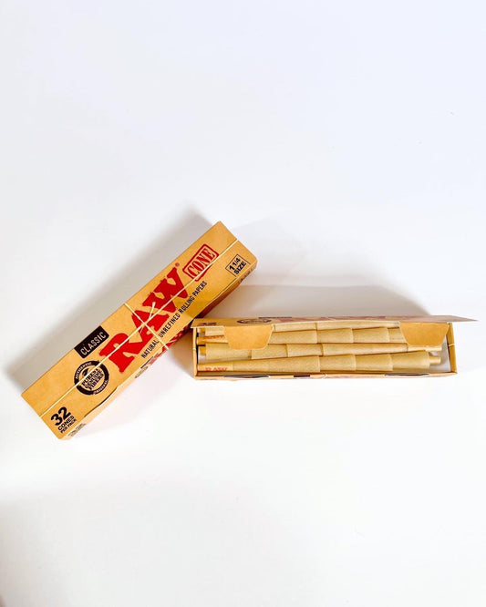 RAW Classic pre-rolled cones 1 1/4 - 32 pack